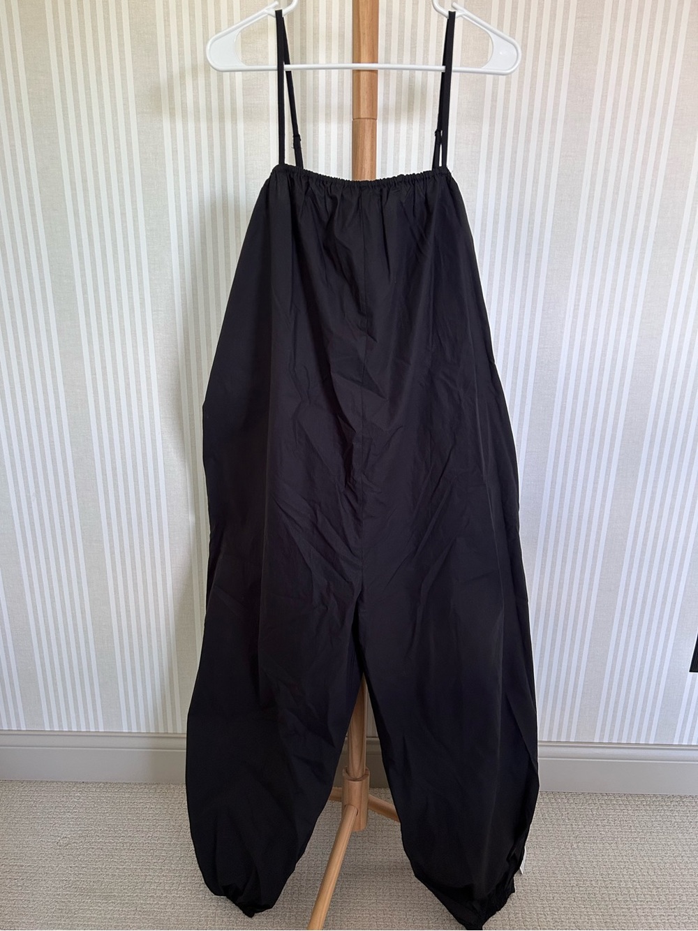 ASOS DESIGN balloon leg strappy jumpsuit in black Women’s size 12 Adjustable NWT - Picture 5 of 10